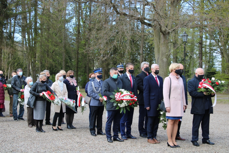 Samorządowcy z Powiatu Kamieńskiego uczcili Obchody 76. Rocznicy Zakończenia II Wojny Światowej